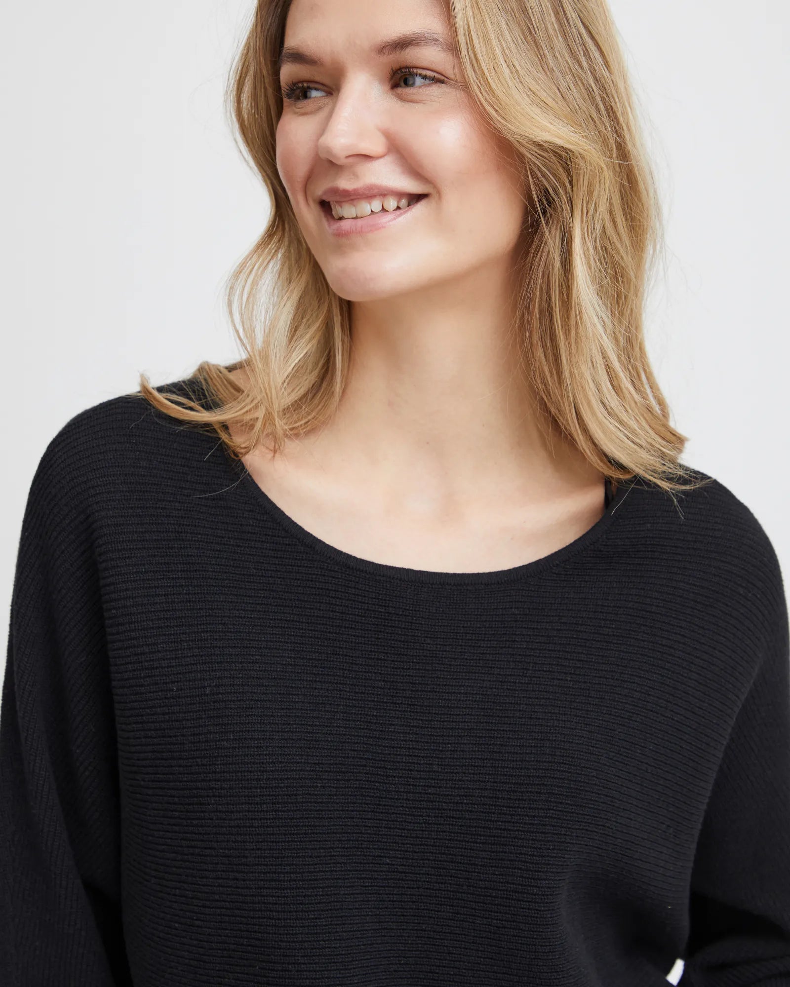 Sinja Jumper - Black